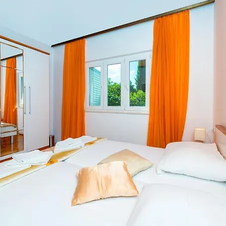 Ferienhaus Fuer 8 Personen Ca 100 Qm In Orebic, Dalmatien Sueddalmatien Nyaraló *