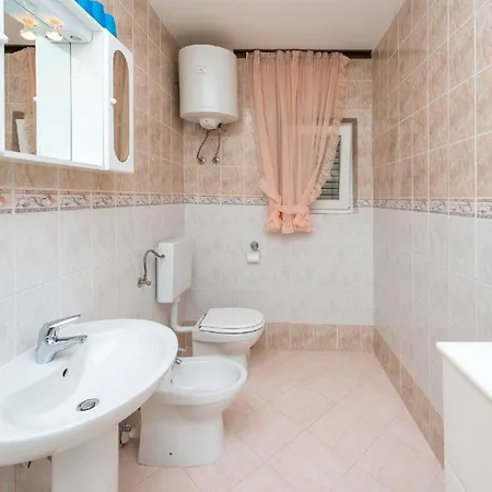 Prázdninový dům Ferienhaus Fuer 8 Personen Ca 100 Qm In Orebic, Dalmatien Sueddalmatien *
