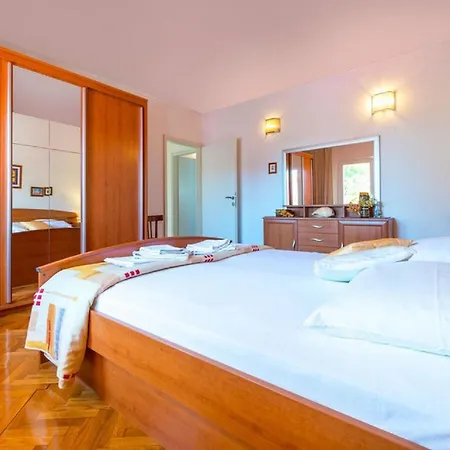 Ferienhaus Ferienhaus Fuer 8 Personen Ca 100 Qm In Orebic, Dalmatien Sueddalmatien