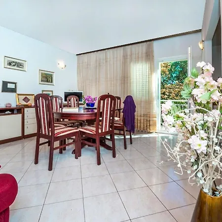 Ferienhaus Fuer 8 Personen Ca 100 Qm In Orebic, Dalmatien Sueddalmatien Orebić